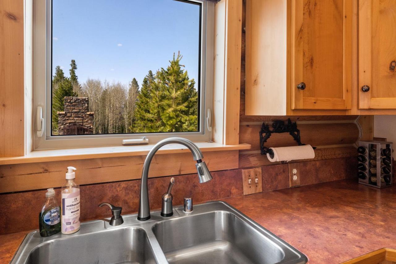 Lazy Fox Cabin West Yellowstone Exterior foto